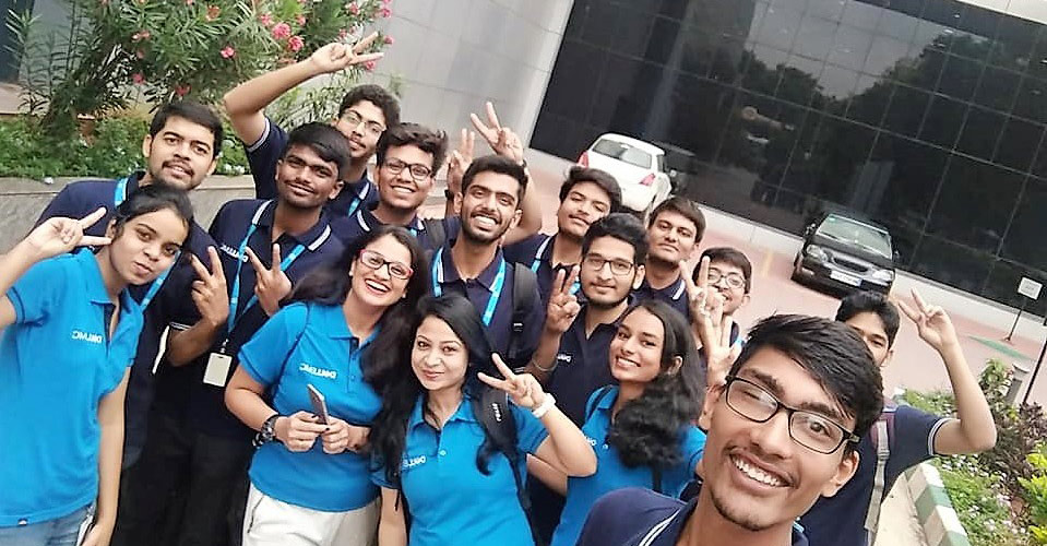 group photo of Dell interns in India
